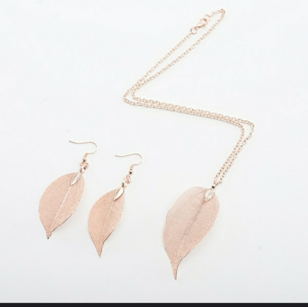 Leaf necklace and earring set